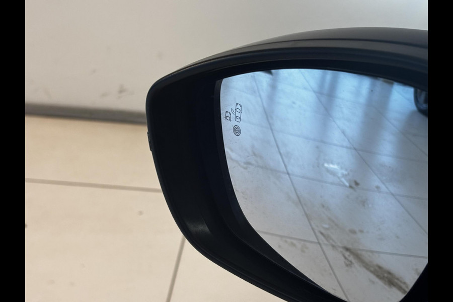 Peugeot e-2008 EV GT 50 kWh | ELEKTRISCH SCHUIFDAK | Alcantara | Stoelverwarming | Navigatie | Adaptive cruise control