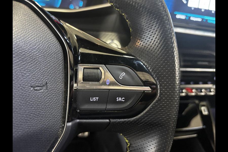 Peugeot e-2008 EV GT 50 kWh | ELEKTRISCH SCHUIFDAK | Alcantara | Stoelverwarming | Navigatie | Adaptive cruise control