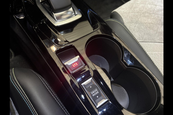 Peugeot e-2008 EV GT 50 kWh | ELEKTRISCH SCHUIFDAK | Alcantara | Stoelverwarming | Navigatie | Adaptive cruise control