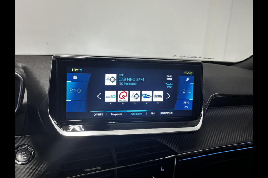 Peugeot e-2008 EV GT 50 kWh | ELEKTRISCH SCHUIFDAK | Alcantara | Stoelverwarming | Navigatie | Adaptive cruise control