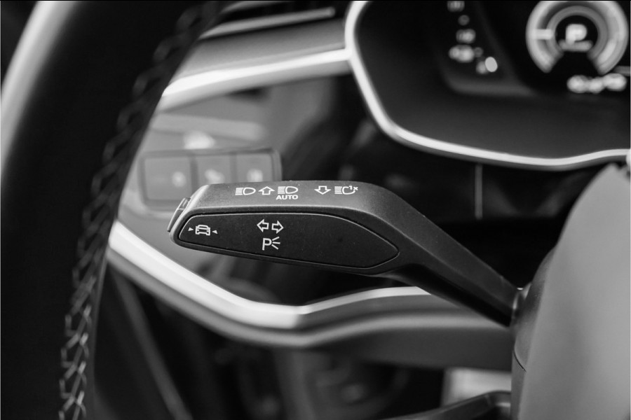 Audi Q3 45 TFSI e S edition ACC Matrix LED 20"