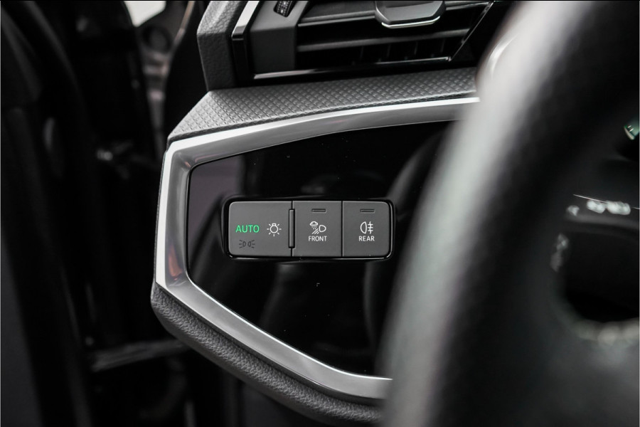 Audi Q3 45 TFSI e S edition ACC Matrix LED 20"