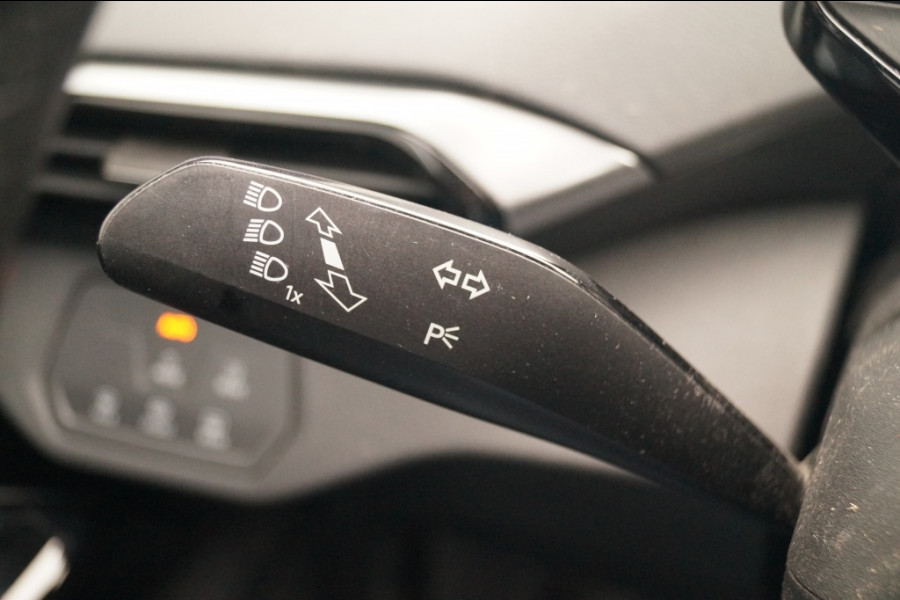 Volkswagen ID.4 Pro Life 77kWh -SOH93%-TREKHAAK-NAVI-ECC-PDC-