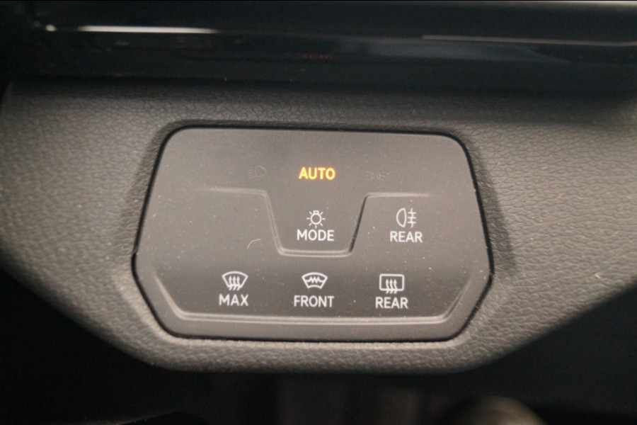 Volkswagen ID.4 Pro Life 77kWh -SOH93%-TREKHAAK-NAVI-ECC-PDC-