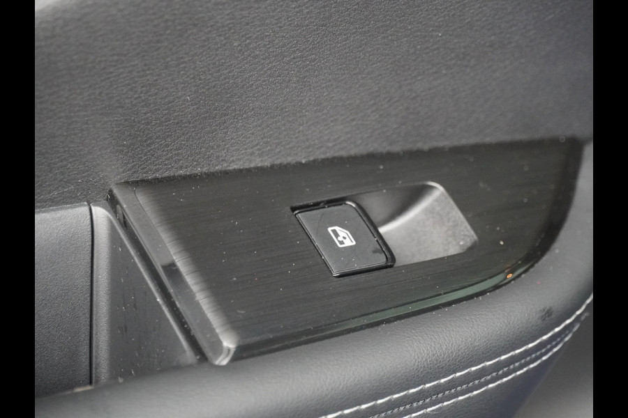 Nissan QASHQAI 1.5 e-Power Business Executive Apple  Carplay/Android Auto - Cruise Control - Dodehoekdetectie - 360 graden camera - Navigatie - Panorama dak - Stoelverwarming - Virena Zekerheidspakket €895,-