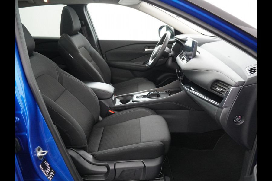 Nissan QASHQAI 1.5 e-Power Business Executive Apple  Carplay/Android Auto - Cruise Control - Dodehoekdetectie - 360 graden camera - Navigatie - Panorama dak - Stoelverwarming - Virena Zekerheidspakket €895,-