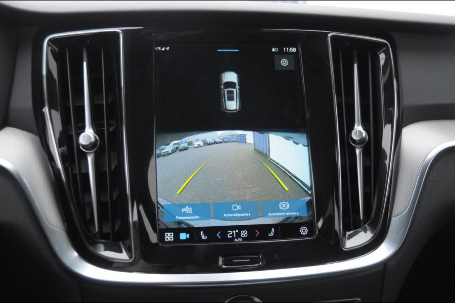 Volvo V60 B4 211PK Automaat Plus Bright / Adaptieve cruise control / BLIS / Elektrische stoelen / stuur - stoelverwarming / elektrische achterklep