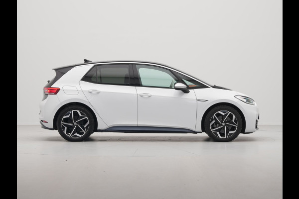 Volkswagen ID.3 First Plus 58 kWh 204pk Trekhaak Navigatie Camera Stoel/Stuurverwarming Acc