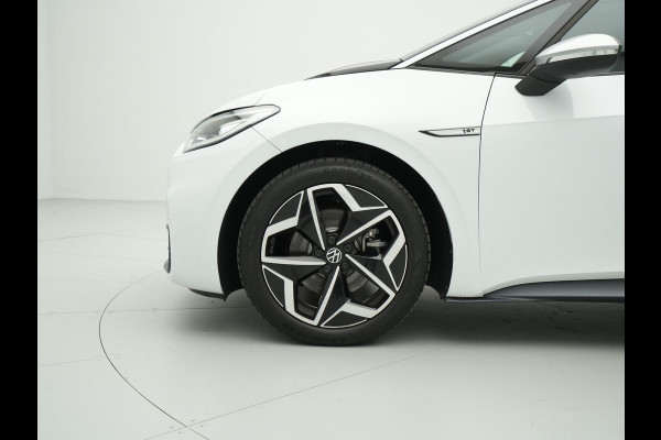 Volkswagen ID.3 First Plus 58 kWh 204pk Trekhaak Navigatie Camera Stoel/Stuurverwarming Acc