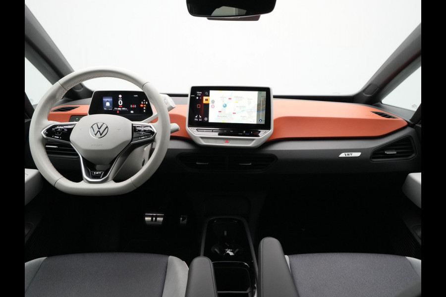 Volkswagen ID.3 First Plus 58 kWh 204pk Trekhaak Navigatie Camera Stoel/Stuurverwarming Acc
