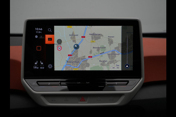 Volkswagen ID.3 First Plus 58 kWh 204pk Trekhaak Navigatie Camera Stoel/Stuurverwarming Acc