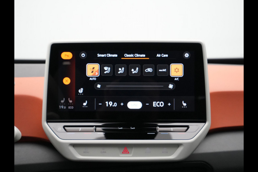 Volkswagen ID.3 First Plus 58 kWh 204pk Trekhaak Navigatie Camera Stoel/Stuurverwarming Acc