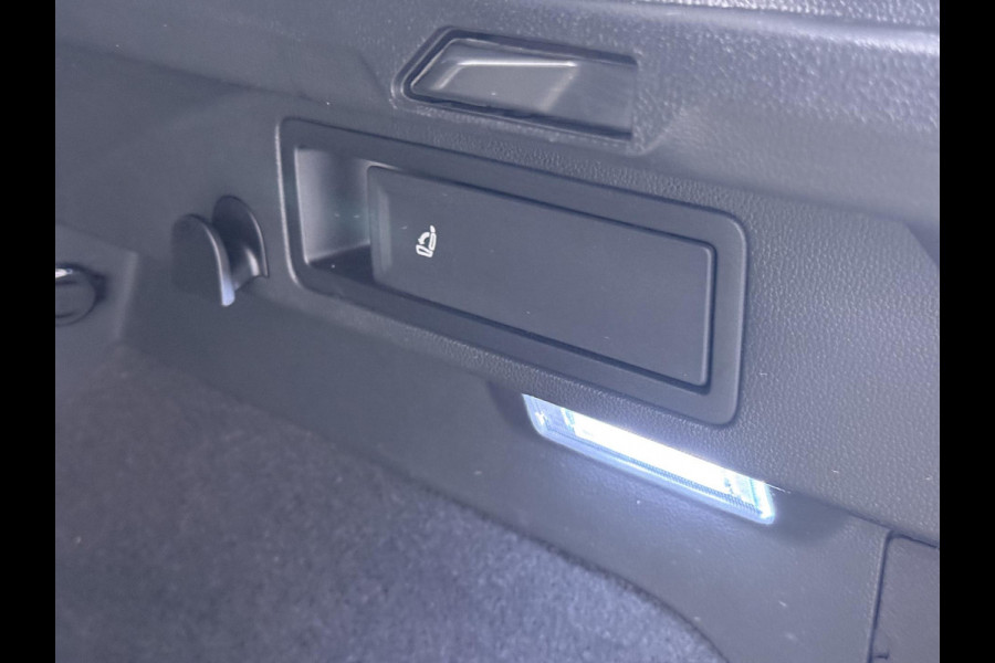 Volkswagen Tiguan 1.4 TSI eHybrid PHEV SUPER COMPLEET| SCHUIF/ KANTELDAK| DODE HOEK| ELEK. ACHTERKLEP| DIG. DASH | CAMERA| RIJKLAAR GELEVERD INCL. 12 MND BOVAG GARANTIE