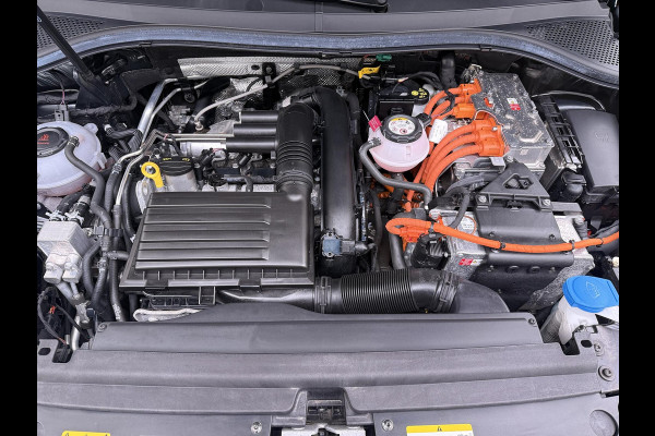 Volkswagen Tiguan 1.4 TSI eHybrid PHEV SUPER COMPLEET| SCHUIF/ KANTELDAK| DODE HOEK| ELEK. ACHTERKLEP| DIG. DASH | CAMERA| RIJKLAAR GELEVERD INCL. 12 MND BOVAG GARANTIE