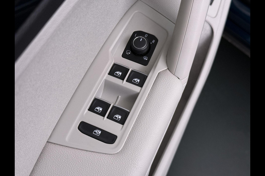 Volkswagen Tiguan 1.4 TSI eHybrid PHEV SUPER COMPLEET| SCHUIF/ KANTELDAK| DODE HOEK| ELEK. ACHTERKLEP| DIG. DASH | CAMERA| RIJKLAAR GELEVERD INCL. 12 MND BOVAG GARANTIE