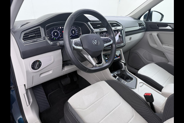Volkswagen Tiguan 1.4 TSI eHybrid PHEV SUPER COMPLEET| SCHUIF/ KANTELDAK| DODE HOEK| ELEK. ACHTERKLEP| DIG. DASH | CAMERA| RIJKLAAR GELEVERD INCL. 12 MND BOVAG GARANTIE