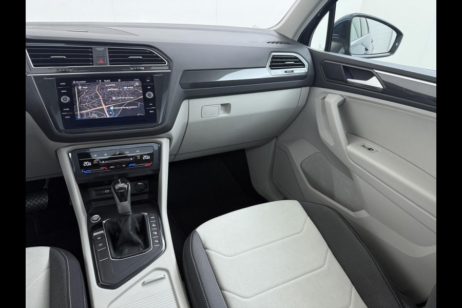 Volkswagen Tiguan 1.4 TSI eHybrid PHEV SUPER COMPLEET| SCHUIF/ KANTELDAK| DODE HOEK| ELEK. ACHTERKLEP| DIG. DASH | CAMERA| RIJKLAAR GELEVERD INCL. 12 MND BOVAG GARANTIE