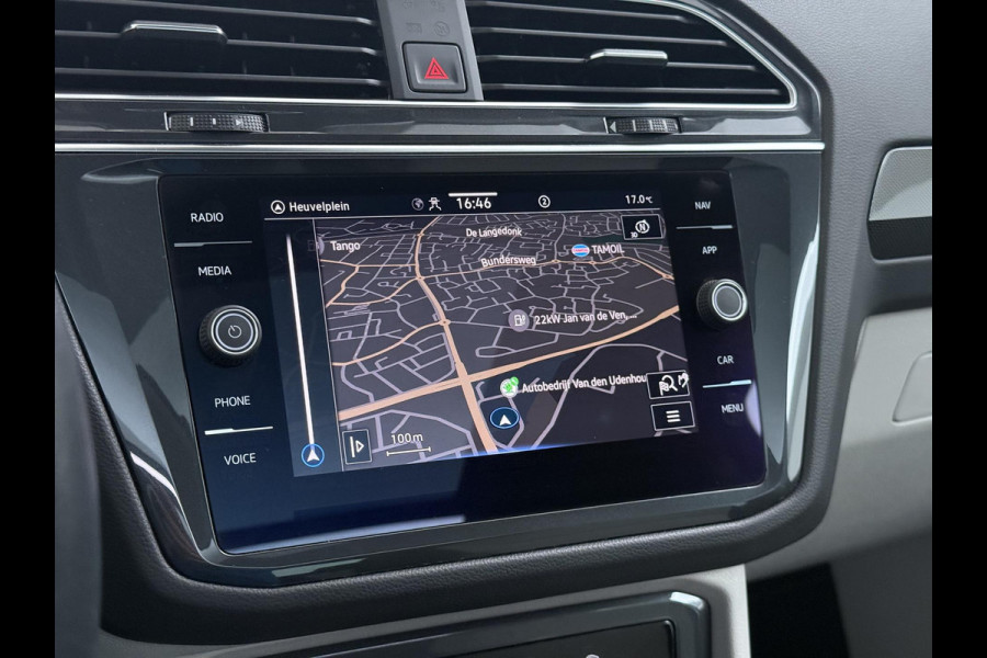 Volkswagen Tiguan 1.4 TSI eHybrid PHEV SUPER COMPLEET| SCHUIF/ KANTELDAK| DODE HOEK| ELEK. ACHTERKLEP| DIG. DASH | CAMERA| RIJKLAAR GELEVERD INCL. 12 MND BOVAG GARANTIE