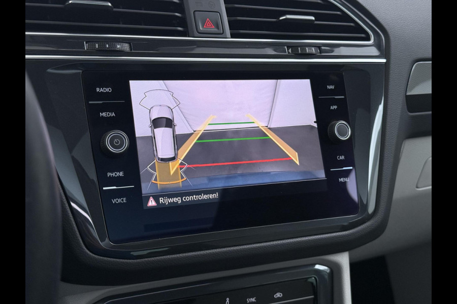 Volkswagen Tiguan 1.4 TSI eHybrid PHEV SUPER COMPLEET| SCHUIF/ KANTELDAK| DODE HOEK| ELEK. ACHTERKLEP| DIG. DASH | CAMERA| RIJKLAAR GELEVERD INCL. 12 MND BOVAG GARANTIE