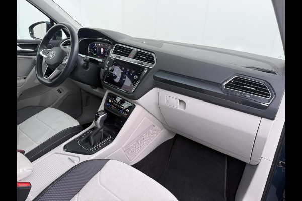 Volkswagen Tiguan 1.4 TSI eHybrid PHEV SUPER COMPLEET| SCHUIF/ KANTELDAK| DODE HOEK| ELEK. ACHTERKLEP| DIG. DASH | CAMERA| RIJKLAAR GELEVERD INCL. 12 MND BOVAG GARANTIE