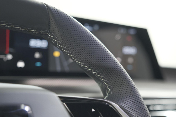 Peugeot 3008 1.2 Hybrid 145 GT | Elektrische Kofferklep | Camera | Stoelverwarming | Adaptieve Cruise Control