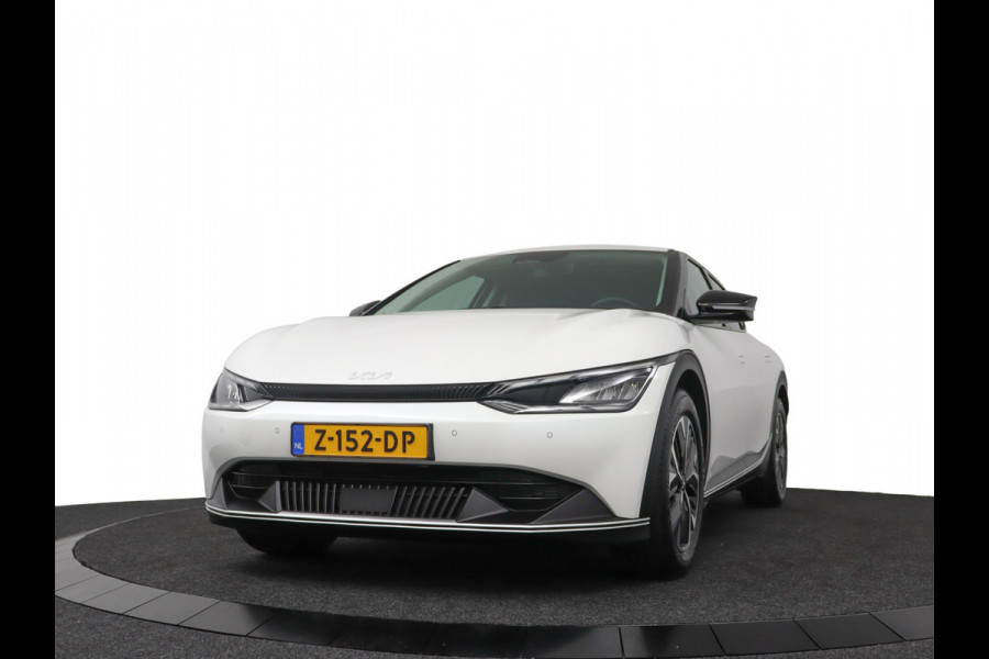 Kia Ev6 Light Edition 58 kWh Automaat SOH 98,4% - Stoel-/ Stuurverwarming - Carplay/Android Auto - Camera - Fabrieksgarantie Tot 2031