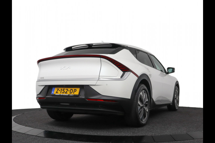 Kia Ev6 Light Edition 58 kWh Automaat SOH 98,4% - Stoel-/ Stuurverwarming - Carplay/Android Auto - Camera - Fabrieksgarantie Tot 2031