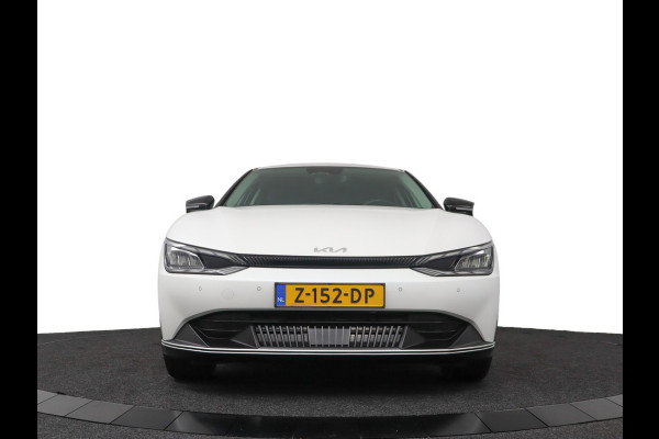 Kia Ev6 Light Edition 58 kWh Automaat SOH 98,4% - Stoel-/ Stuurverwarming - Carplay/Android Auto - Camera - Fabrieksgarantie Tot 2031