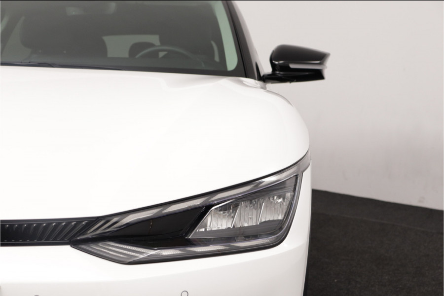 Kia Ev6 Light Edition 58 kWh Automaat SOH 98,4% - Stoel-/ Stuurverwarming - Carplay/Android Auto - Camera - Fabrieksgarantie Tot 2031