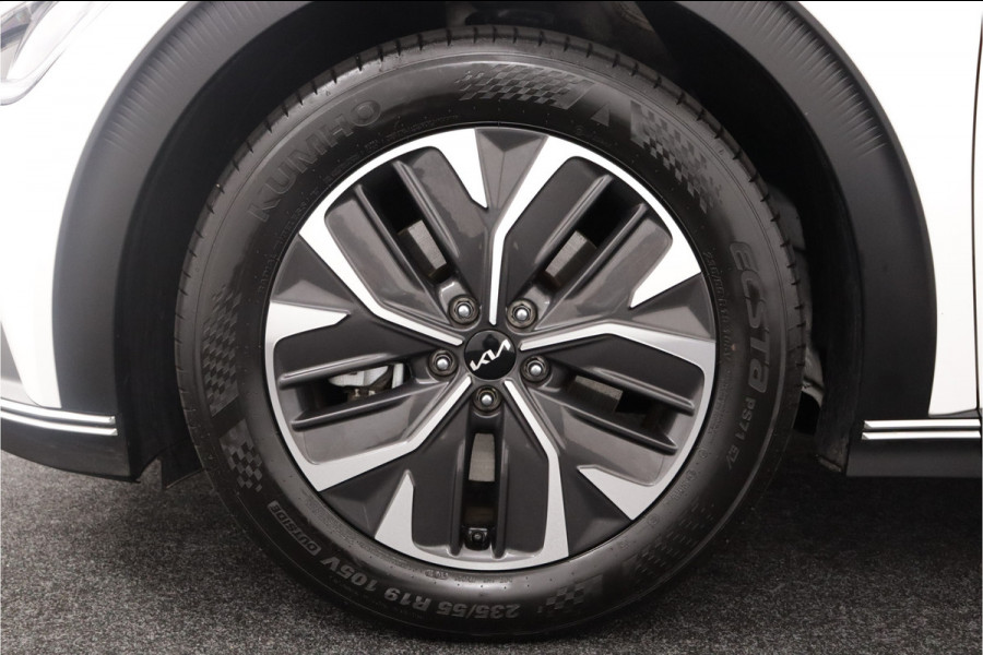 Kia Ev6 Light Edition 58 kWh Automaat SOH 98,4% - Stoel-/ Stuurverwarming - Carplay/Android Auto - Camera - Fabrieksgarantie Tot 2031