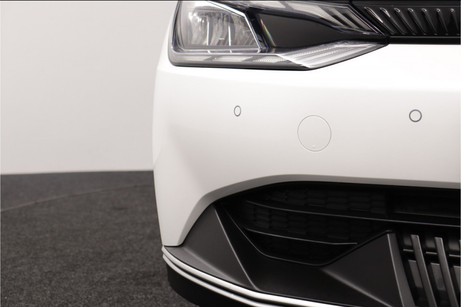 Kia Ev6 Light Edition 58 kWh Automaat SOH 98,4% - Stoel-/ Stuurverwarming - Carplay/Android Auto - Camera - Fabrieksgarantie Tot 2031