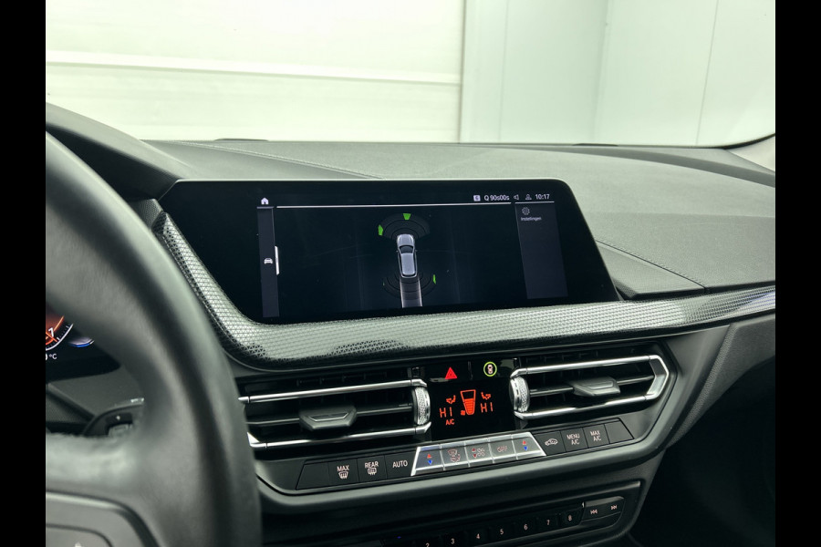 BMW 1-serie 118i Executive Edition (NL-auto, Goed OnderH, Carplay, Navi-groot, PDC V+A, Cruise Control, Etc)