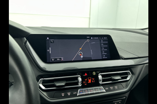BMW 1-serie 118i Executive Edition (NL-auto, Goed OnderH, Carplay, Navi-groot, PDC V+A, Cruise Control, Etc)