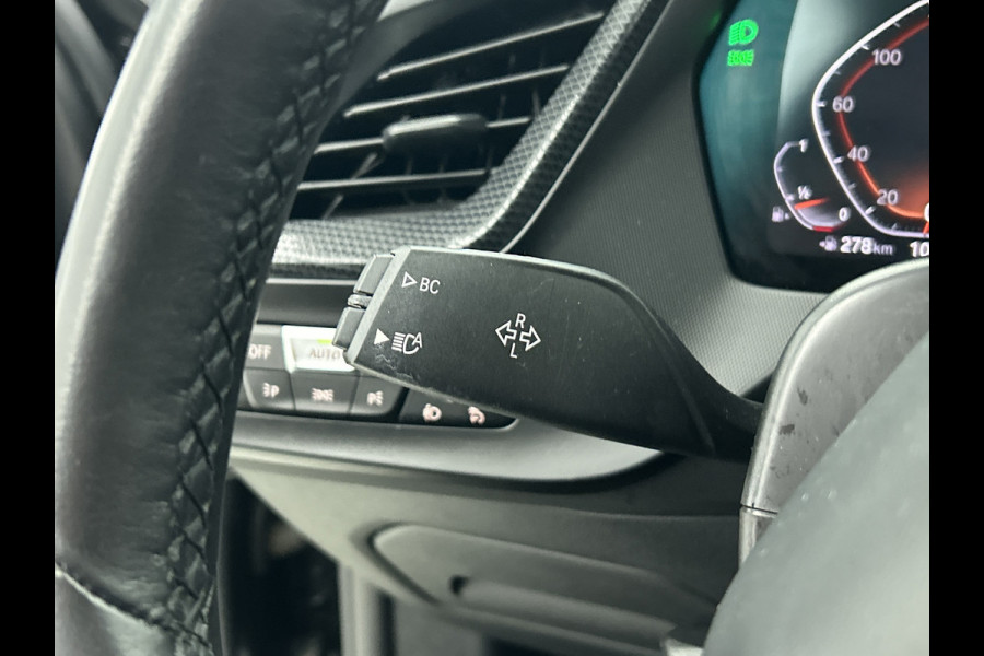 BMW 1-serie 118i Executive Edition (NL-auto, Goed OnderH, Carplay, Navi-groot, PDC V+A, Cruise Control, Etc)