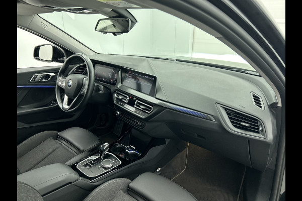 BMW 1-serie 118i Executive Edition (NL-auto, Goed OnderH, Carplay, Navi-groot, PDC V+A, Cruise Control, Etc)