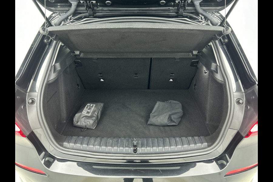 BMW 1-serie 118i Executive Edition (NL-auto, Goed OnderH, Carplay, Navi-groot, PDC V+A, Cruise Control, Etc)