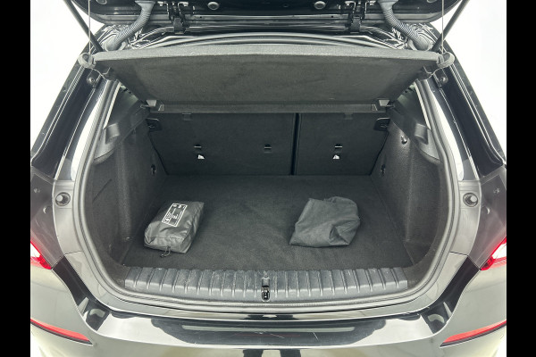 BMW 1-serie 118i Executive Edition (NL-auto, Goed OnderH, Carplay, Navi-groot, PDC V+A, Cruise Control, Etc)