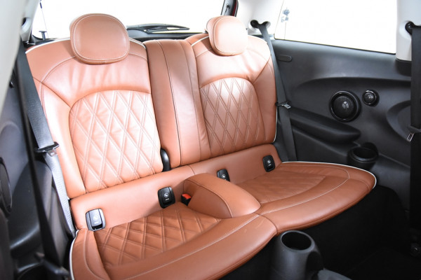 MINI Mini 1.5 Cooper *1ste Eigenaar*Panoramadak*Stoelverwarming*Parkassist*