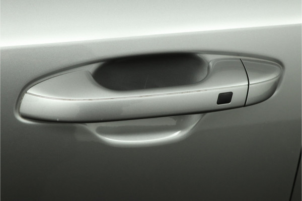 Kia Niro EV Light Edition 64.8 kWh Automaat SOH 98,8% Airco - Apple Carplay/Android Auto - Cruise Control - Navigatie - Fabrieksgarantie tot 05-2031