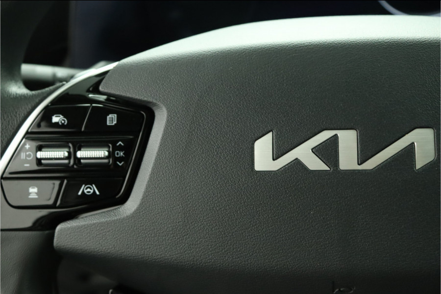 Kia Niro EV Light Edition 64.8 kWh Automaat SOH 98,8% Airco - Apple Carplay/Android Auto - Cruise Control - Navigatie - Fabrieksgarantie tot 05-2031