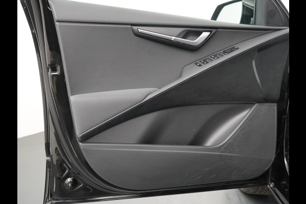 Kia Niro EV DynamicLine 64.8 kWh Automaat SOH 98,0% - Climate control  - Adaptive cruise control - Navigatie - Apple Carplay/Android Auto - Fabrieksgarantie t/m 02-2030
