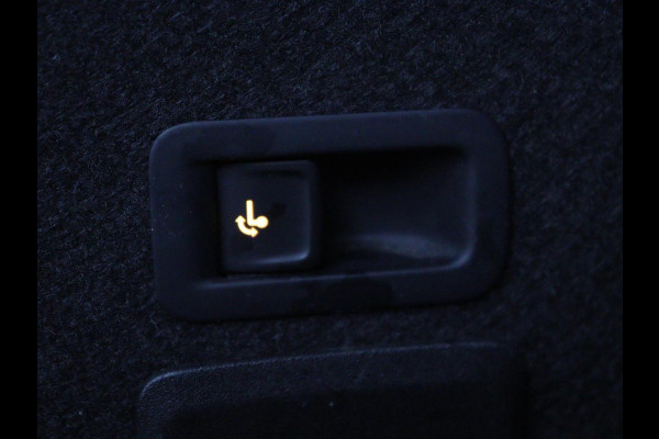 CUPRA Leon 1.4 eHybrid VZ | 245pk | Trekhaak | Stoelverwarming | Carplay | Camera | Sfeerverlichting | Keyless | Navigatie | Sportstoelen | Park Assist | Stuurverwarming | PHEV | Plug In