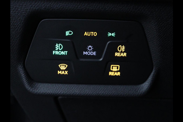 CUPRA Leon 1.4 eHybrid VZ | 245pk | Trekhaak | Stoelverwarming | Carplay | Camera | Sfeerverlichting | Keyless | Navigatie | Sportstoelen | Park Assist | Stuurverwarming | PHEV | Plug In