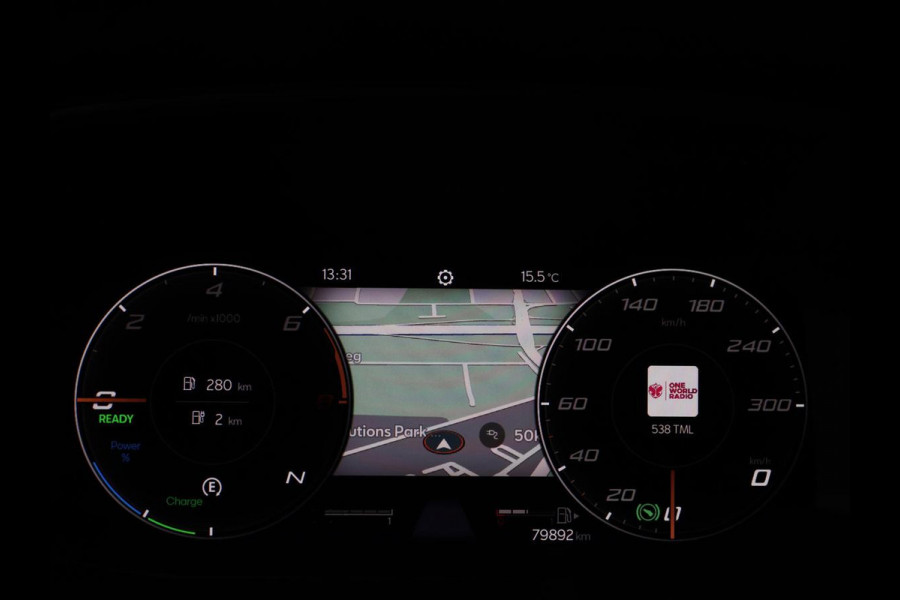 CUPRA Leon 1.4 eHybrid VZ | 245pk | Trekhaak | Stoelverwarming | Carplay | Camera | Sfeerverlichting | Keyless | Navigatie | Sportstoelen | Park Assist | Stuurverwarming | PHEV | Plug In