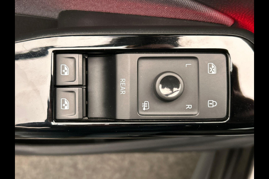 Volkswagen ID.3 First 58 kWh | Origineel Nederlands | Stoel/Stuur Verwarming Adaptieve Cruise Trekhaak