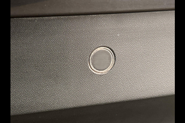 Volkswagen ID.3 First 58 kWh | Origineel Nederlands | Stoel/Stuur Verwarming Adaptieve Cruise Trekhaak