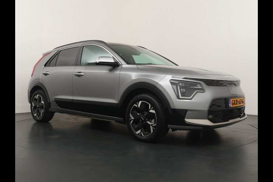 Kia Niro EV DynamicPlusLine 64.8 kWh Automaat SOH 98,8% - Navigatie - Stoel/Stuurverwarming - Adaptief Cruise Control - Schuif/Kanteldak - Fabrieksgarantie Tot 2031