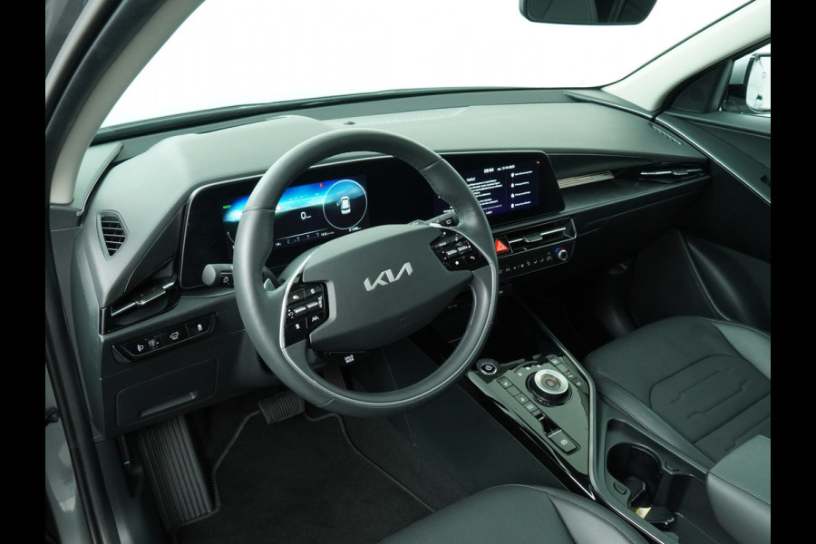 Kia Niro EV DynamicPlusLine 64.8 kWh Automaat SOH 98,8% - Navigatie - Stoel/Stuurverwarming - Adaptief Cruise Control - Schuif/Kanteldak - Fabrieksgarantie Tot 2031