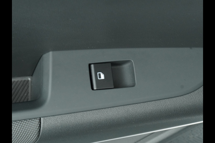 Kia Niro EV DynamicPlusLine 64.8 kWh Automaat SOH 98,8% - Navigatie - Stoel/Stuurverwarming - Adaptief Cruise Control - Schuif/Kanteldak - Fabrieksgarantie Tot 2031