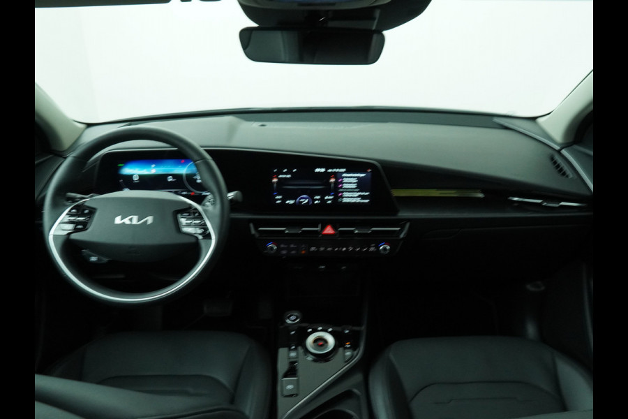 Kia Niro EV DynamicPlusLine 64.8 kWh Automaat SOH 98,8% - Navigatie - Stoel/Stuurverwarming - Adaptief Cruise Control - Schuif/Kanteldak - Fabrieksgarantie Tot 2031
